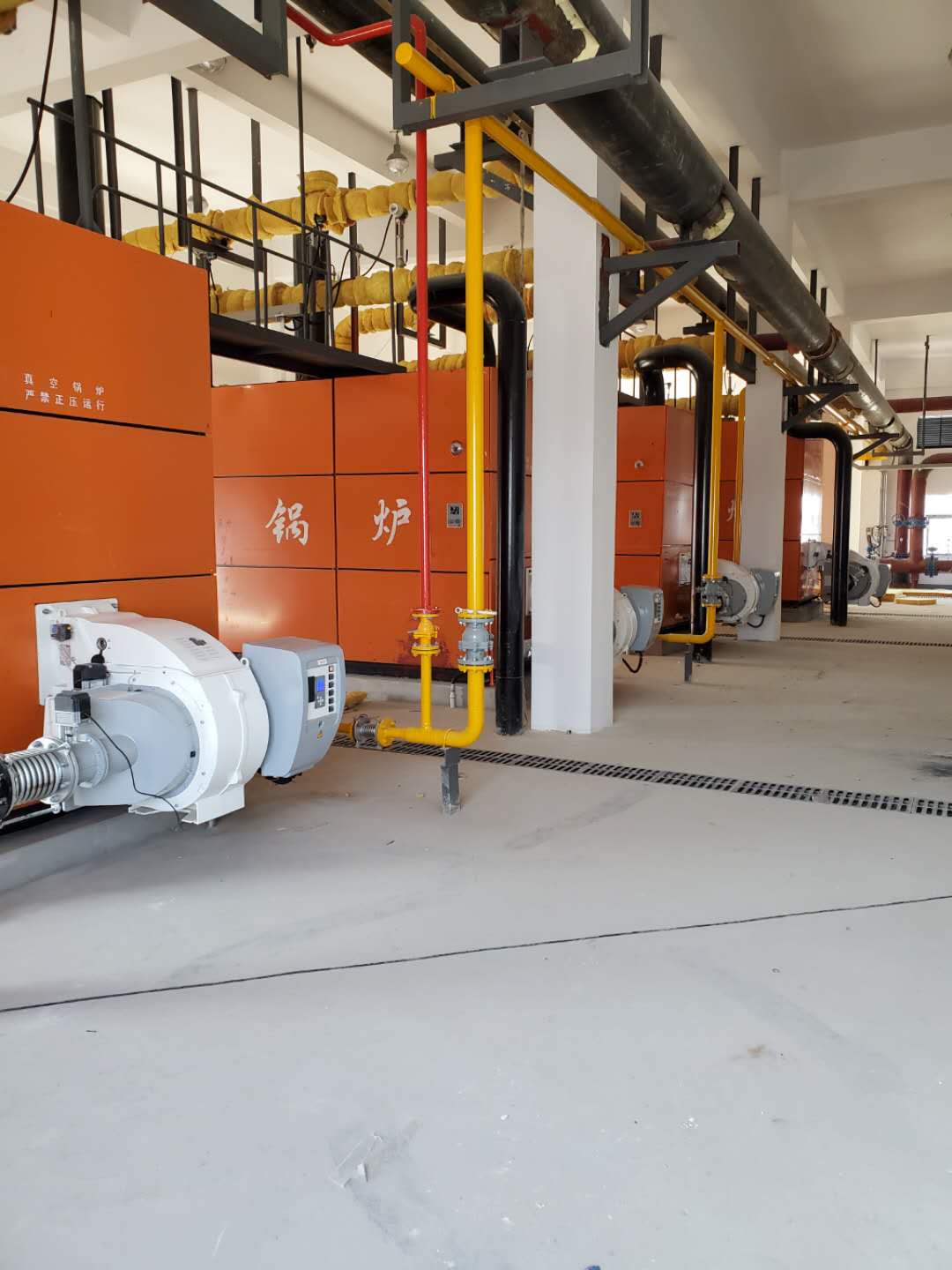 常州新奧4臺(tái)真空鍋爐